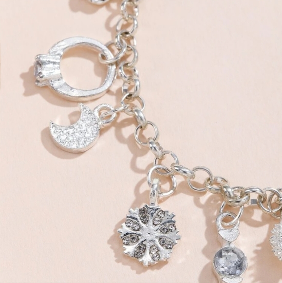 Heart and moon charm bracelet - Picture 4 of 4